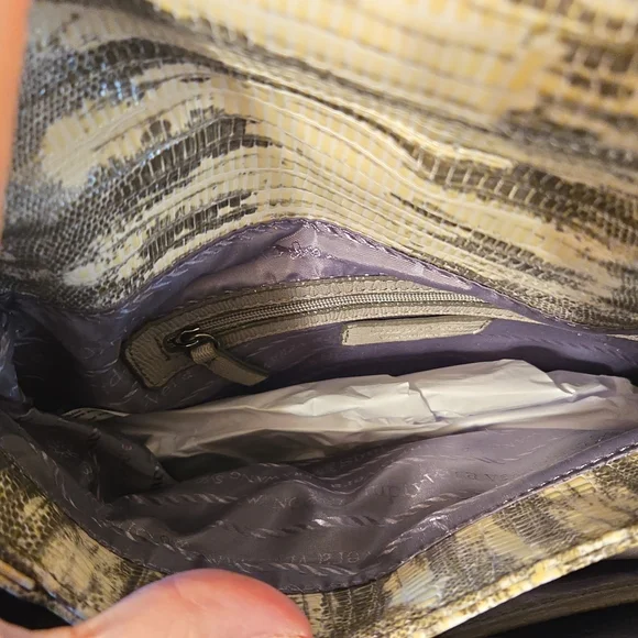 Simply Vera Vera Wang Faux Snakeskin Convertible Crossbody Bag Neutral Grey - Picture 5 of 14